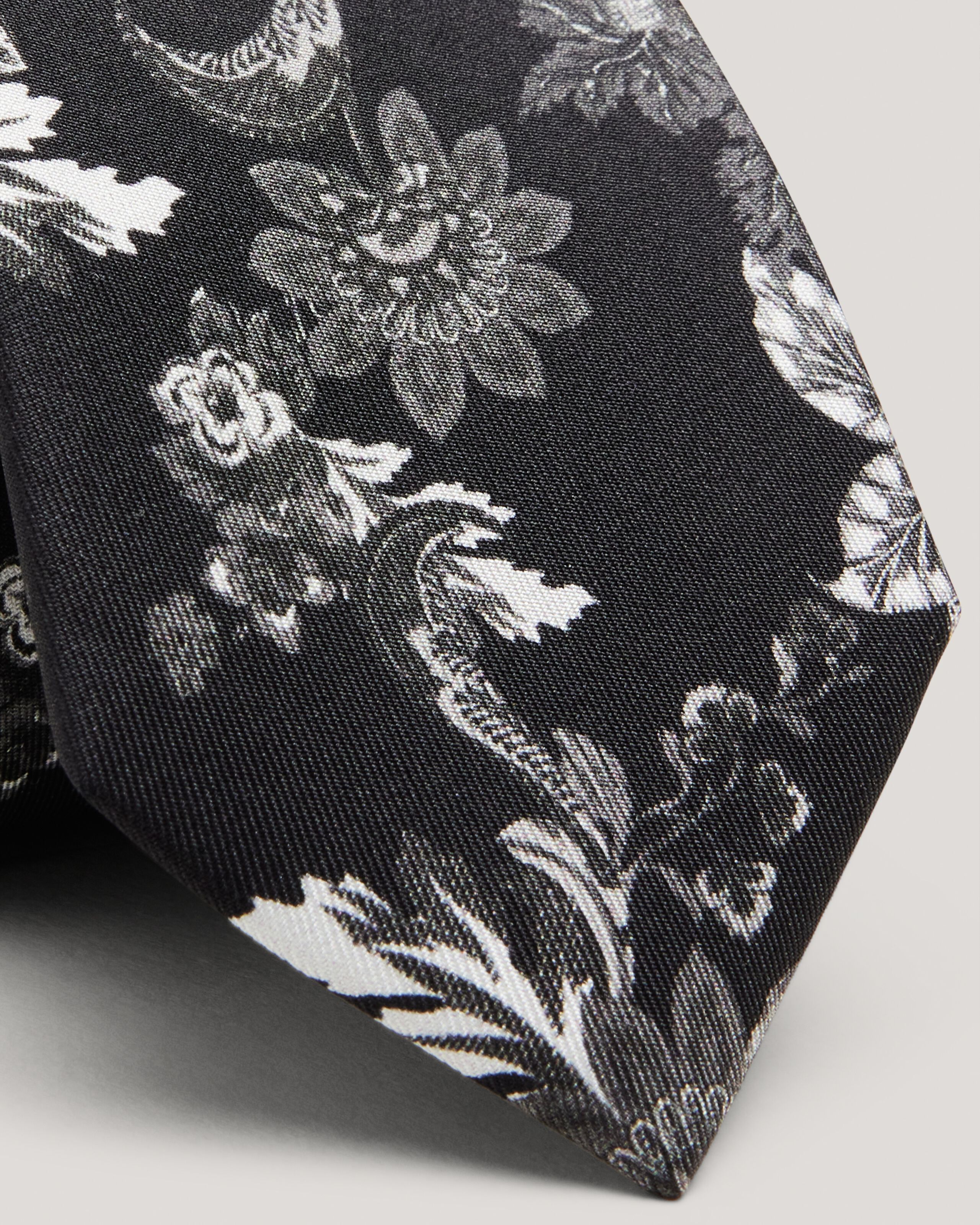 Black and white ties top